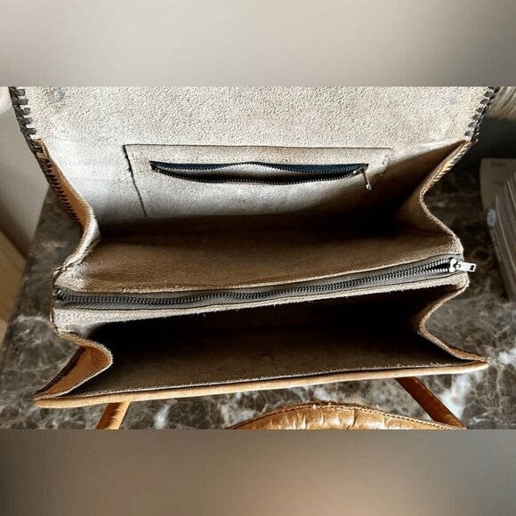 Vintage 1950s hand tooled brown leather purse. - Picture 3 of 5